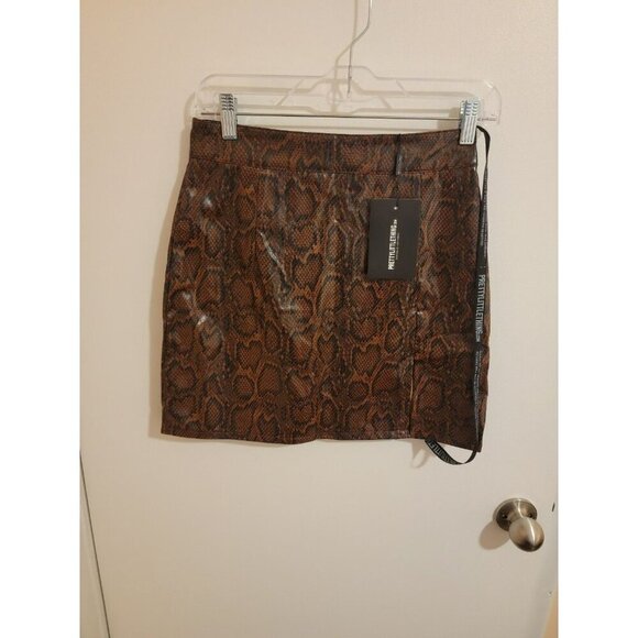 Pretty Little Thing Mini Skirt NWT Womens Size 6 Faux Reptile Pattern - Picture 1 of 6